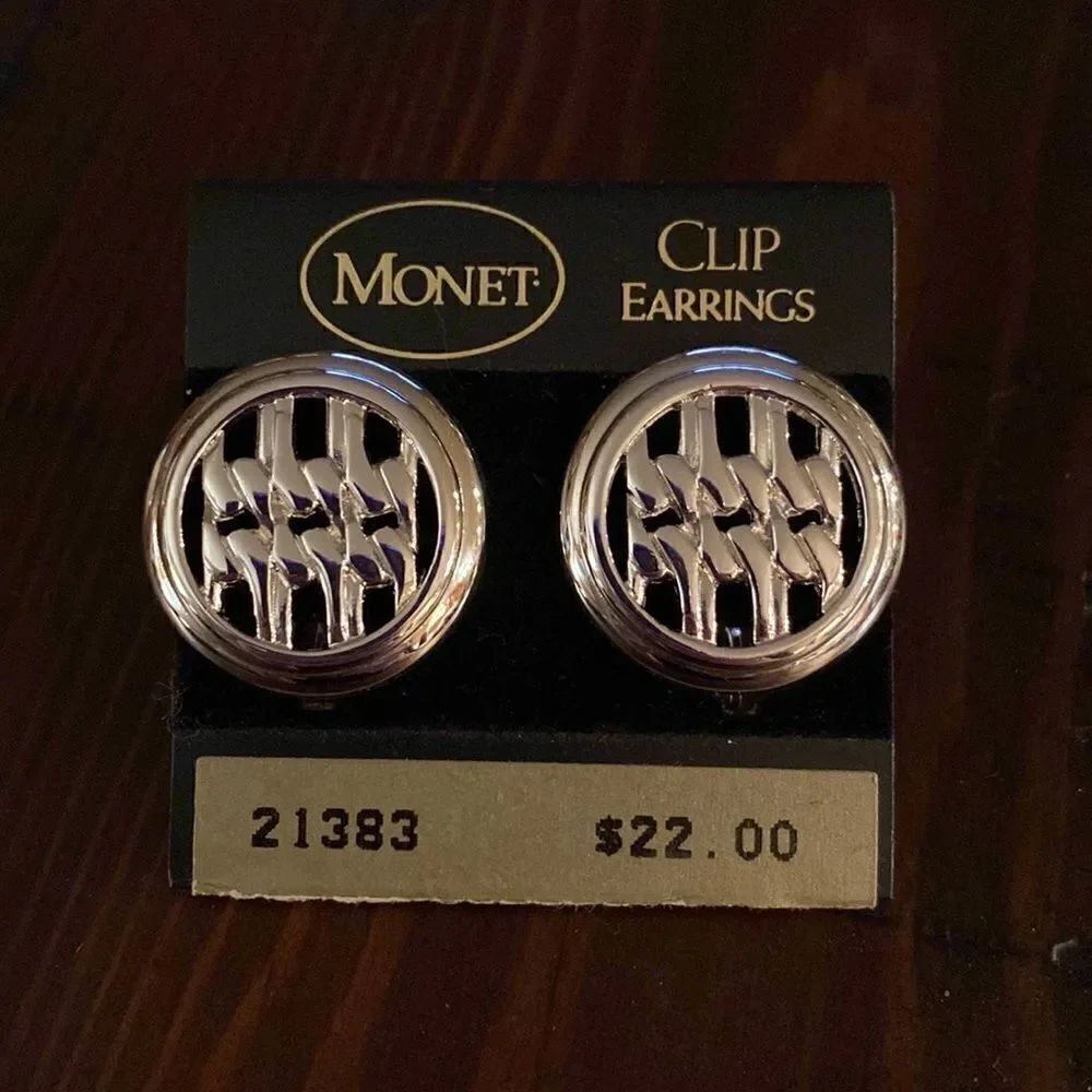 NWTĀ MonetāClipāOnāEarrings